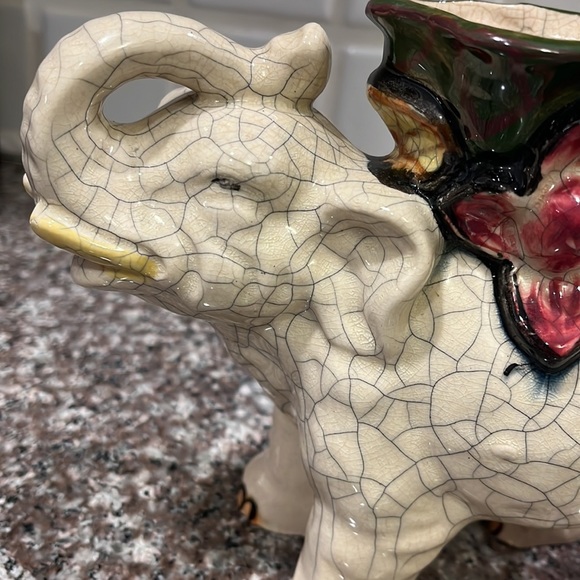 Vintage elephant planter - Picture 3 of 9